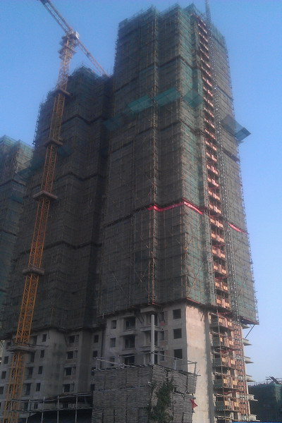 集團鹽城香苑東園項目五個棟號主體相繼順利封頂