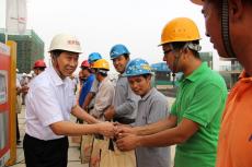 江蘇省住建廳領(lǐng)導(dǎo)慰問集團(tuán)項(xiàng)目員工