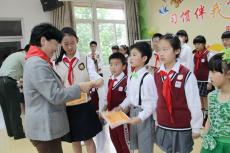 集團(tuán)與駐區(qū)小行小學(xué)開展“慶六一”共建交流活動(dòng)